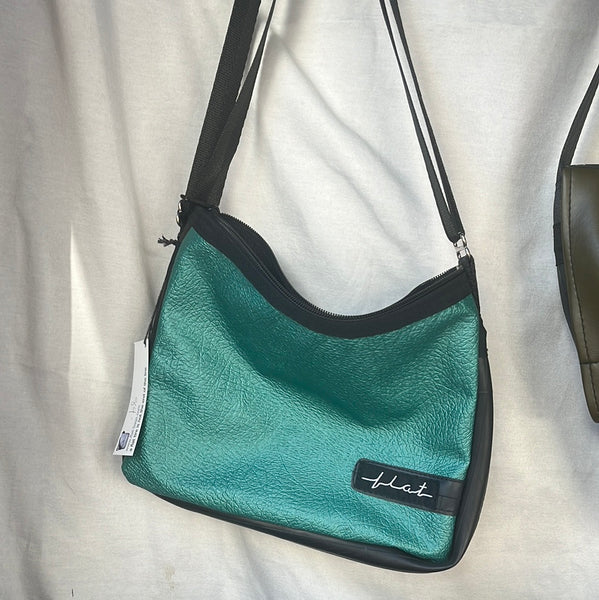 Flat Bags - Crossbody Bag