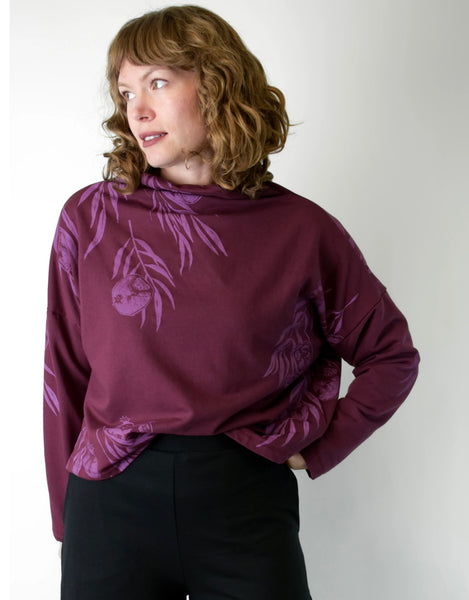 Funnel neck light sweatshirt