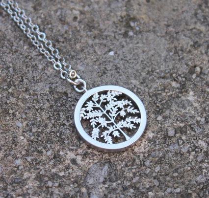 Vintage 2025 acorn necklace